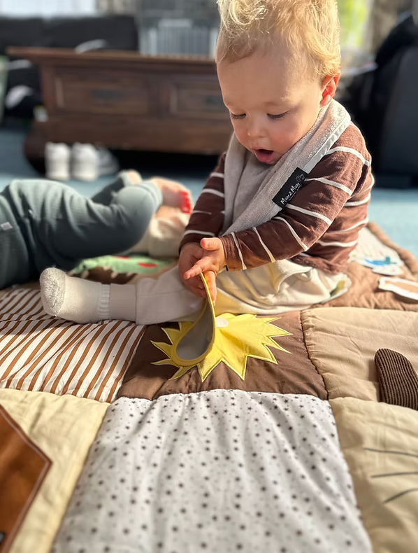 What Age Should Babies Use a Play Mat?